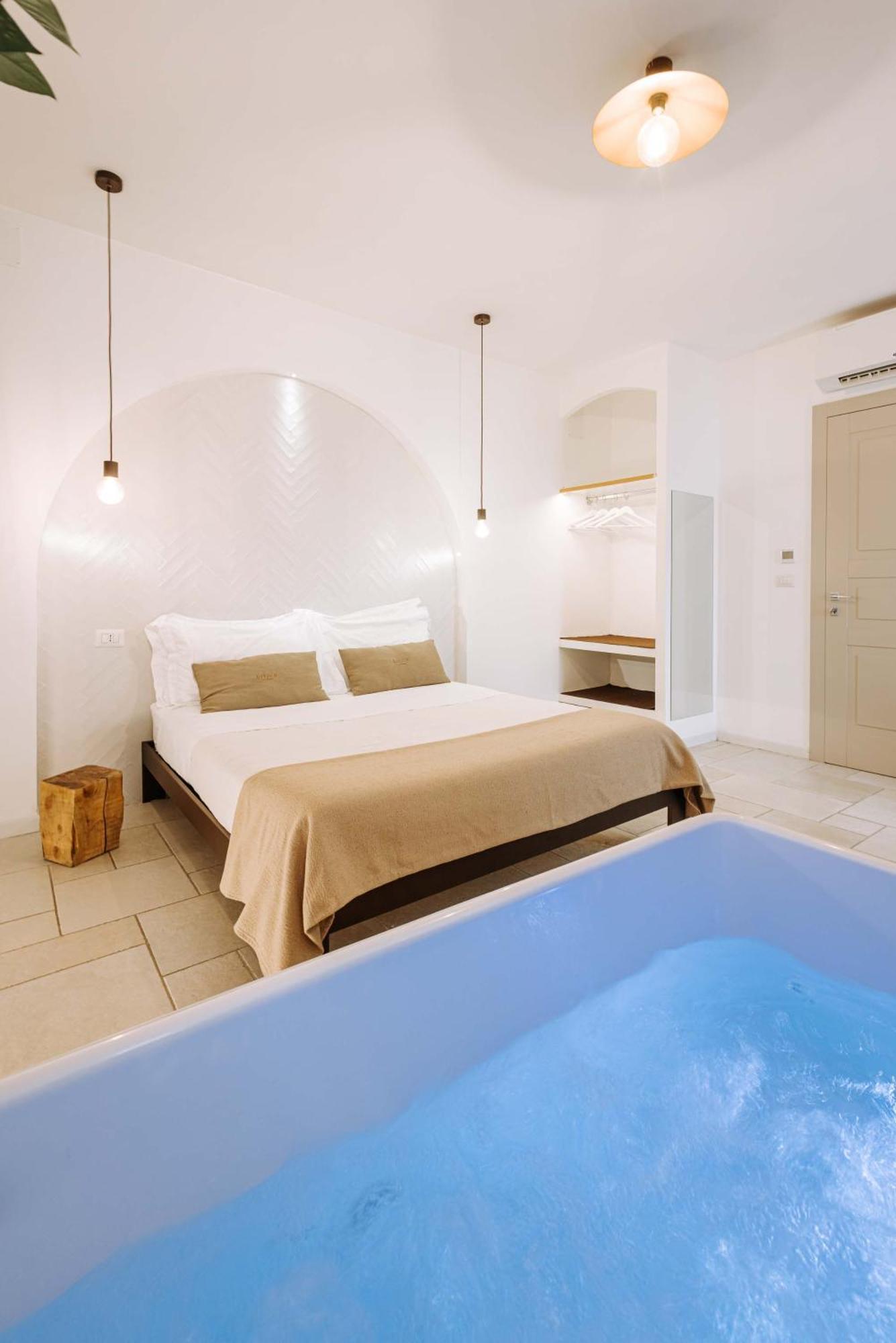 Dirium - Exclusive Rooms Монополи Экстерьер фото
