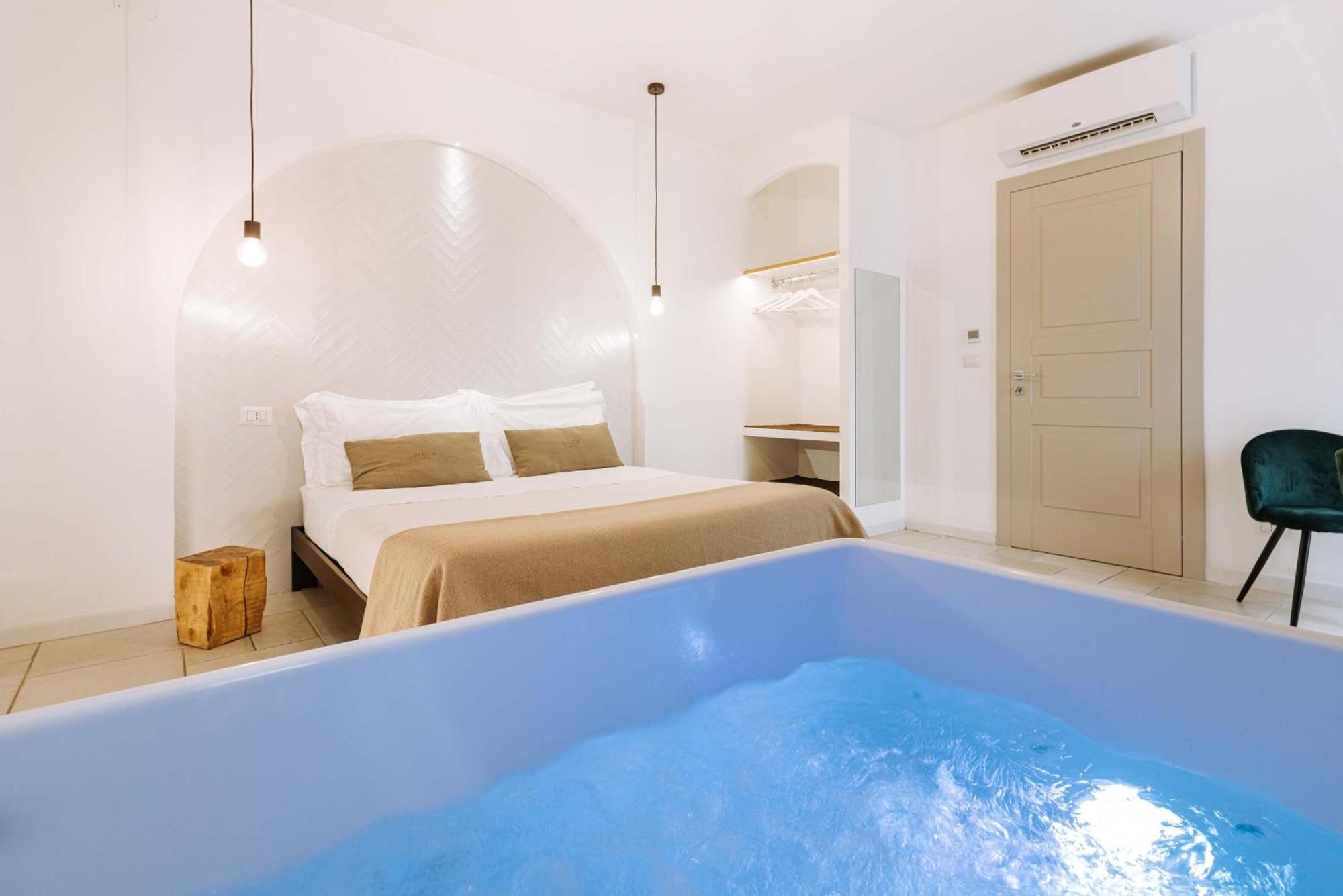 Dirium - Exclusive Rooms Монополи Экстерьер фото